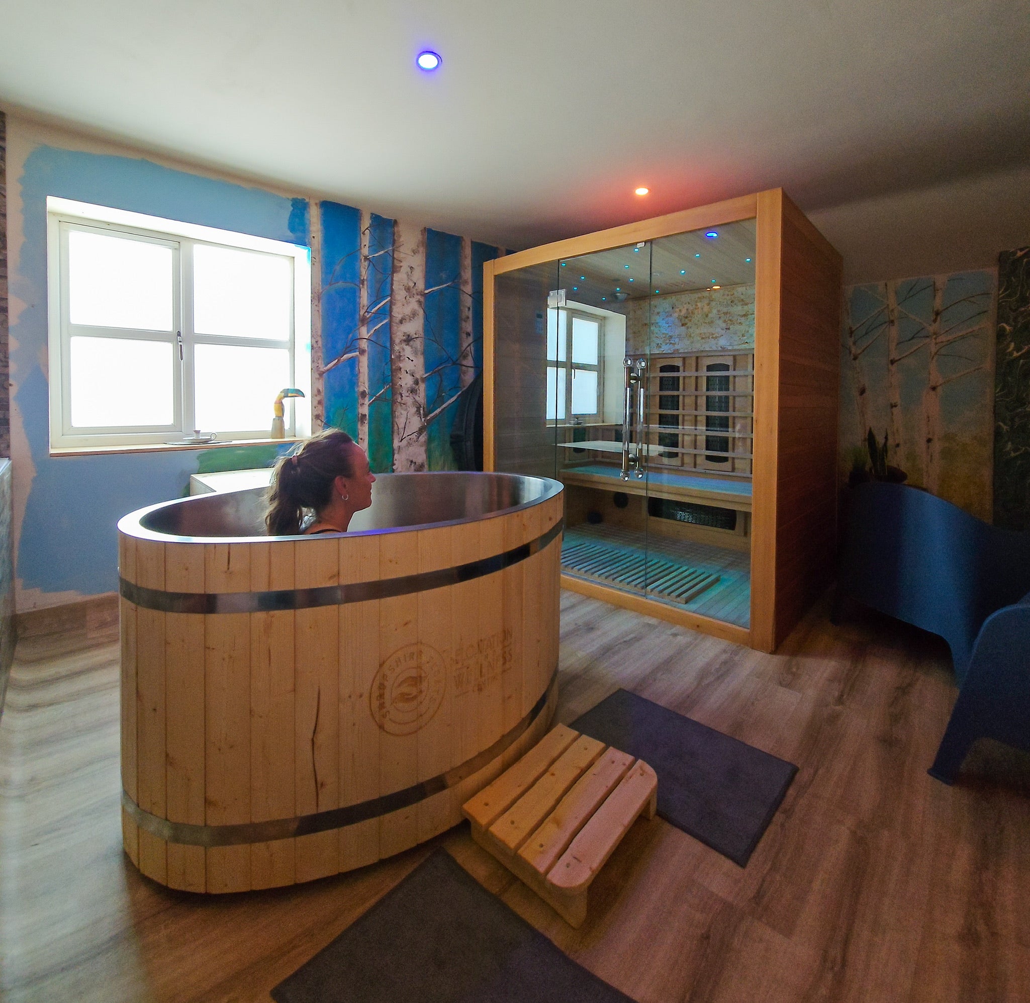 Cold plunge tub and infrared sauna in the Fire and Ice contrast therapy room at Shropshire Floatation and Wellness Centre, Myddle Shrewsbury.